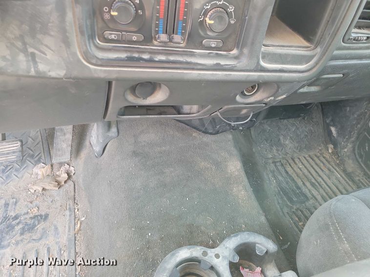 image for item DX7428 2006 Chevrolet  Silverado 1500 Crew Cab pickup truck