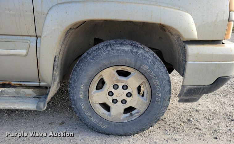 image for item DX7428 2006 Chevrolet  Silverado 1500 Crew Cab pickup truck