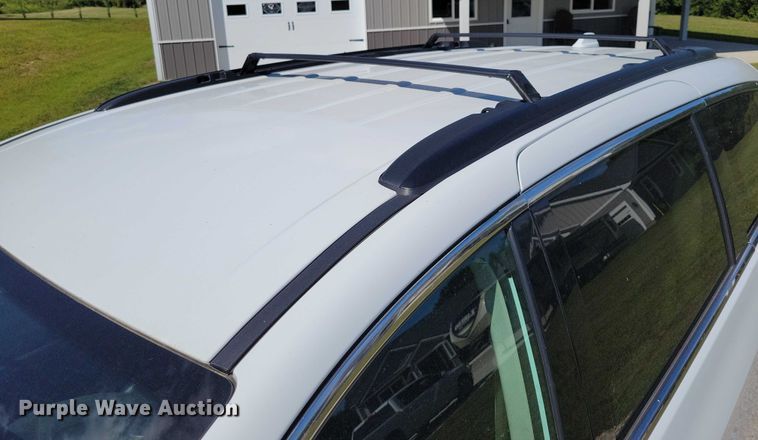 image for item DX7456 2018 Chrysler Pacifica van