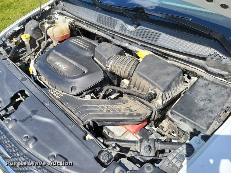 image for item DX7456 2018 Chrysler Pacifica van