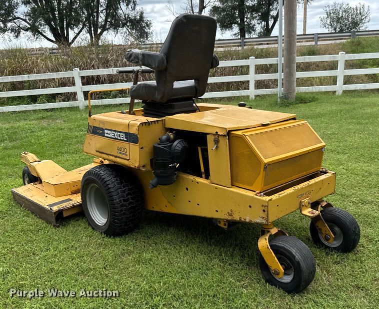 image for item DY0457 Hustler 4400 lawn mower