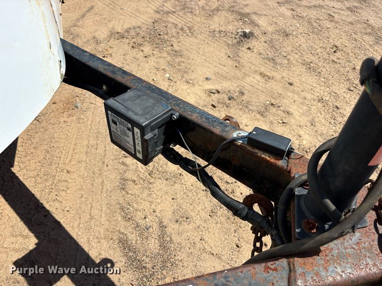 image for item DY0870 2019 Wells cargo enclosed cargo trailer