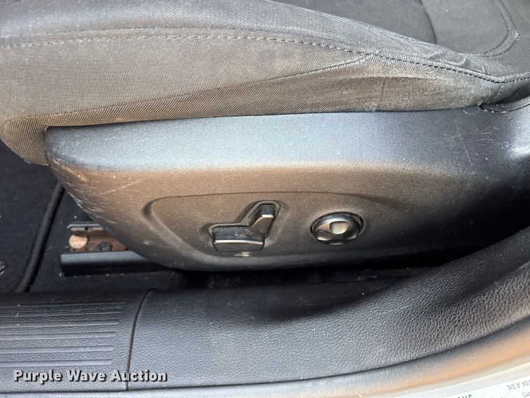 image for item DY0923 2015 Chrysler 200 