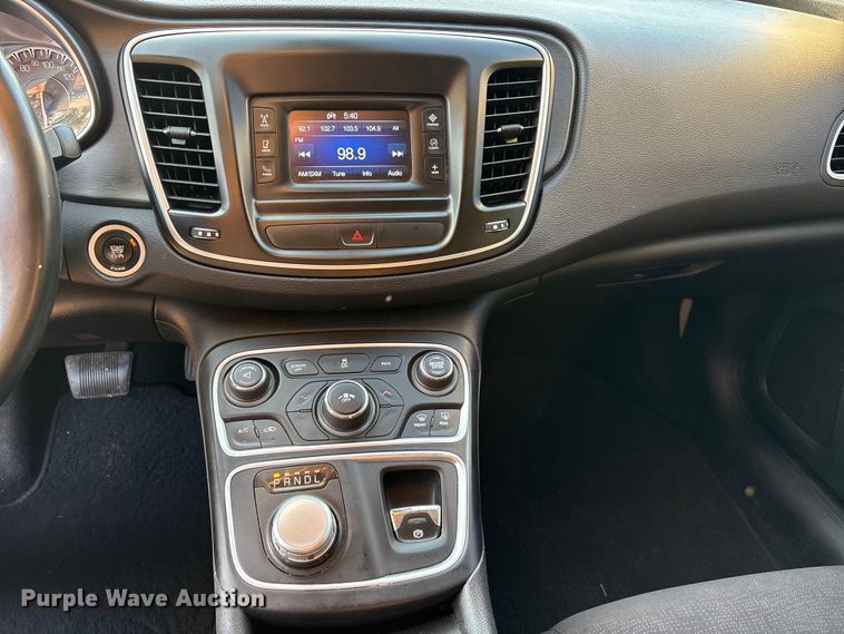 image for item DY0923 2015 Chrysler 200 