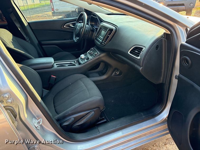 image for item DY0923 2015 Chrysler 200 