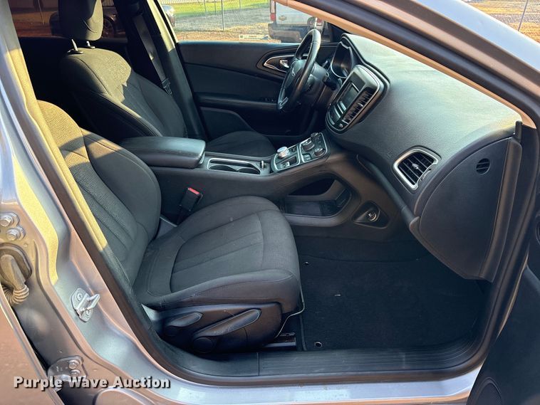 image for item DY0923 2015 Chrysler 200 