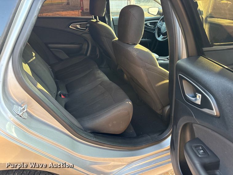 image for item DY0923 2015 Chrysler 200 