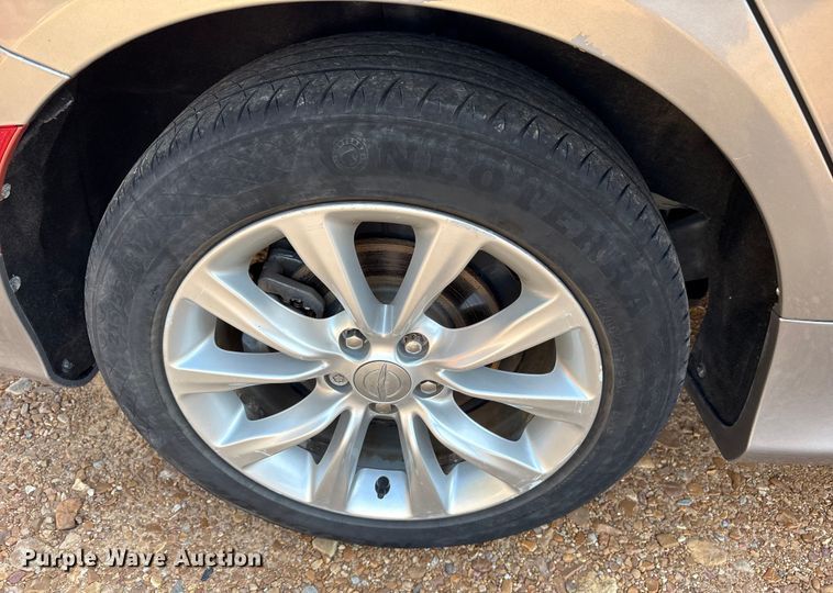 image for item DY0923 2015 Chrysler 200 