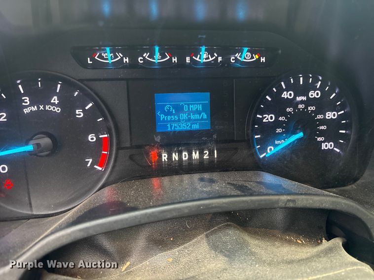 image for item DY0947 2019 Ford F250 Super Duty SuperCab utility bed pickup truck