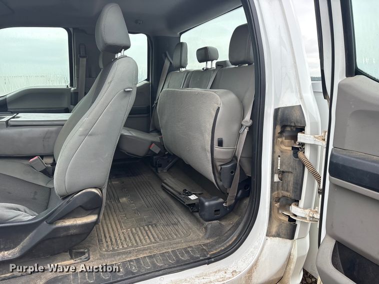 image for item DY0947 2019 Ford F250 Super Duty SuperCab utility bed pickup truck