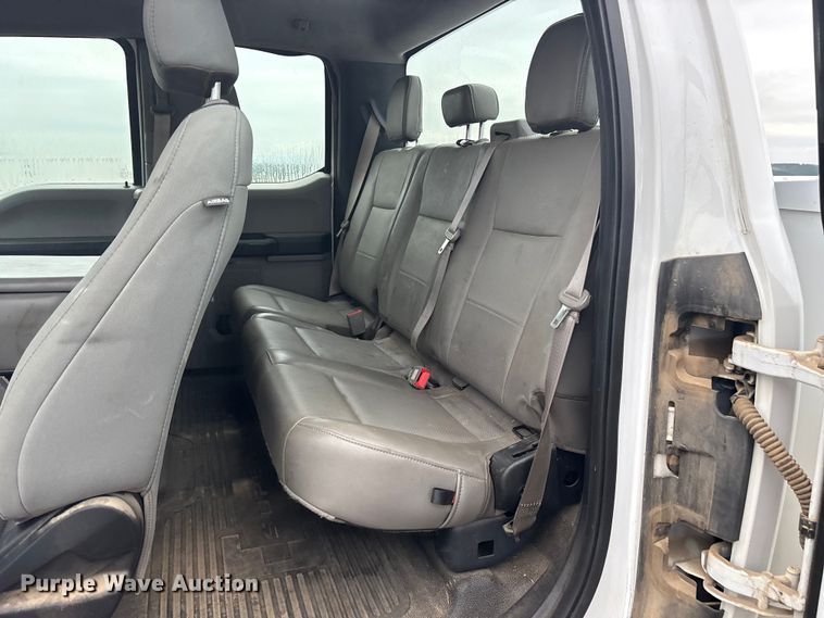 image for item DY0947 2019 Ford F250 Super Duty SuperCab utility bed pickup truck