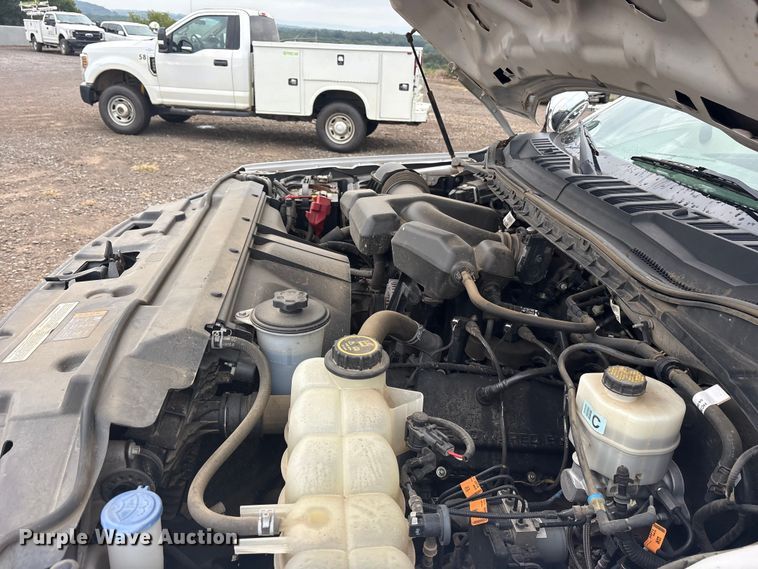 image for item DY0947 2019 Ford F250 Super Duty SuperCab utility bed pickup truck