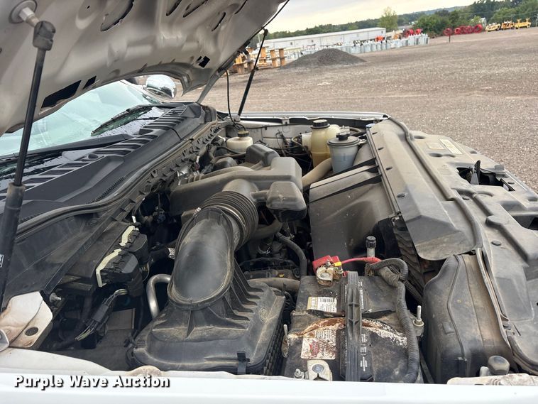 image for item DY0947 2019 Ford F250 Super Duty SuperCab utility bed pickup truck