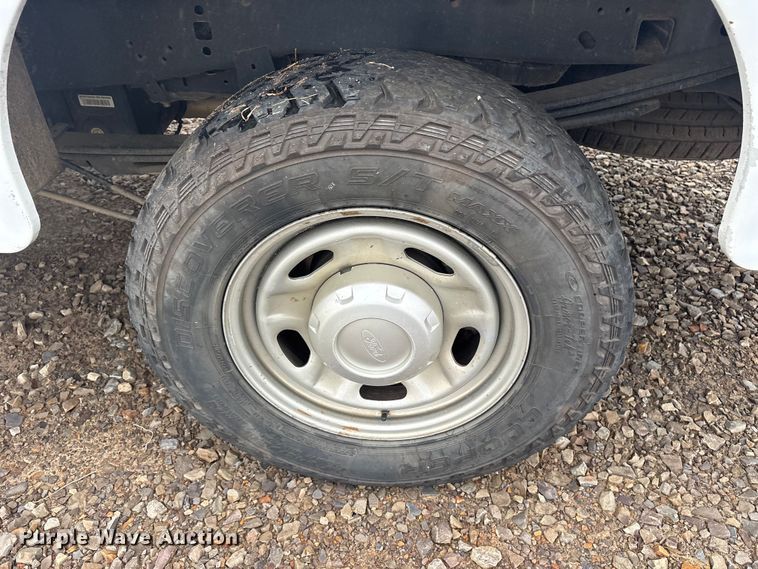 image for item DY0947 2019 Ford F250 Super Duty SuperCab utility bed pickup truck