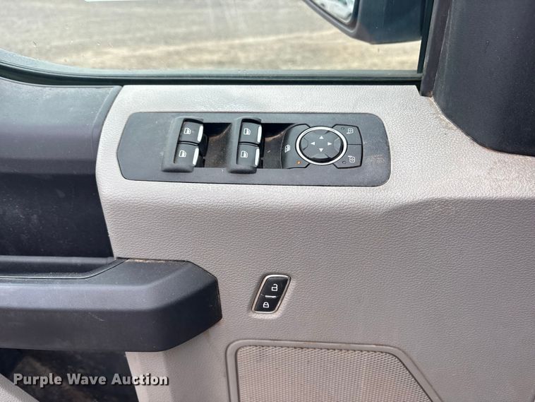 image for item DY0950 2018 Ford F150 SuperCab pickup truck