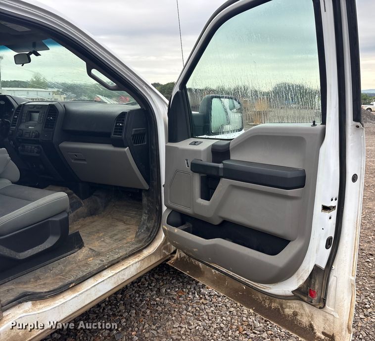 image for item DY0950 2018 Ford F150 SuperCab pickup truck