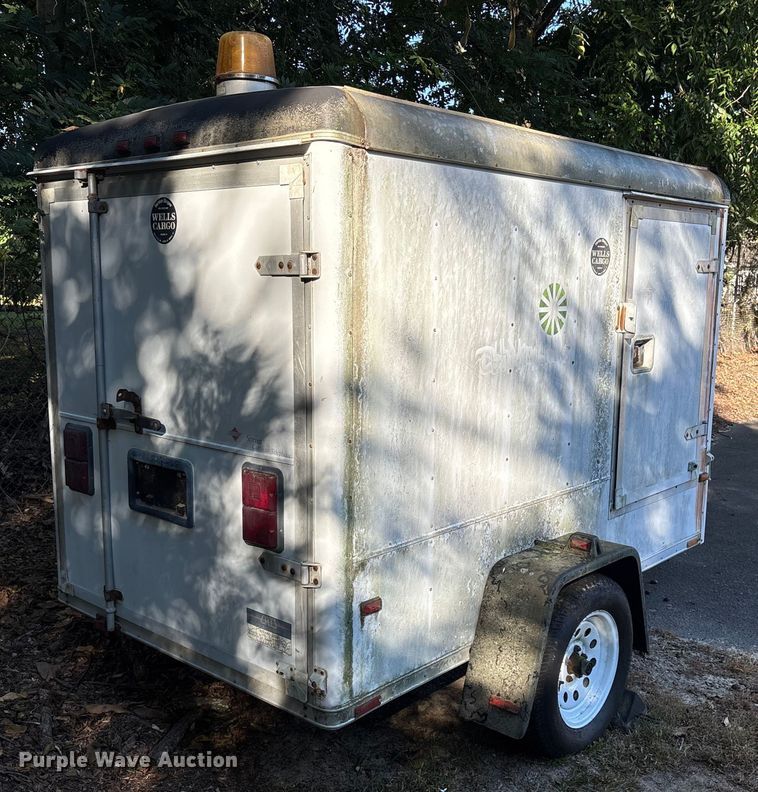 image for item DY0957 1992 Wells Cargo enclosed cargo trailer