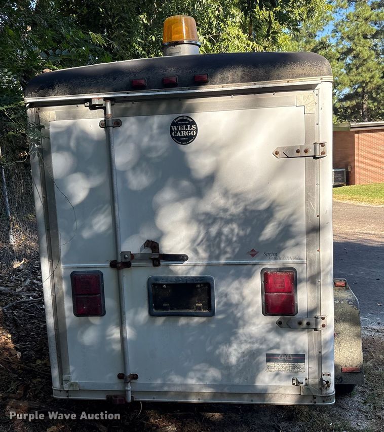 image for item DY0957 1992 Wells Cargo enclosed cargo trailer