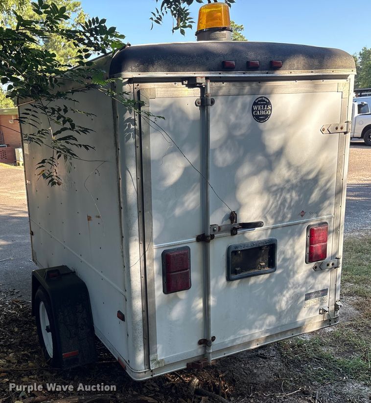image for item DY0957 1992 Wells Cargo enclosed cargo trailer