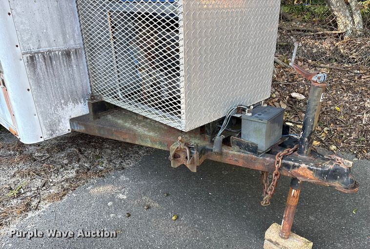 image for item DY0957 1992 Wells Cargo enclosed cargo trailer