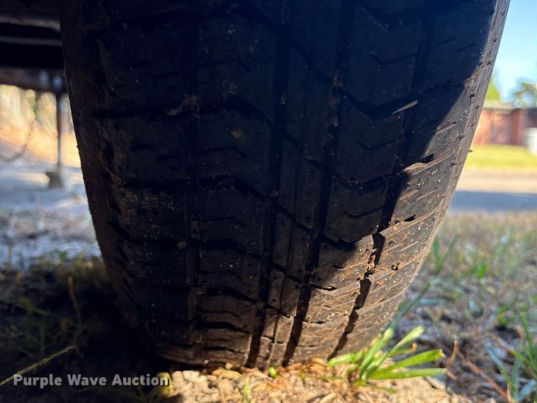 image for item DY0957 1992 Wells Cargo enclosed cargo trailer