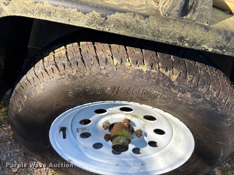 image for item DY0957 1992 Wells Cargo enclosed cargo trailer