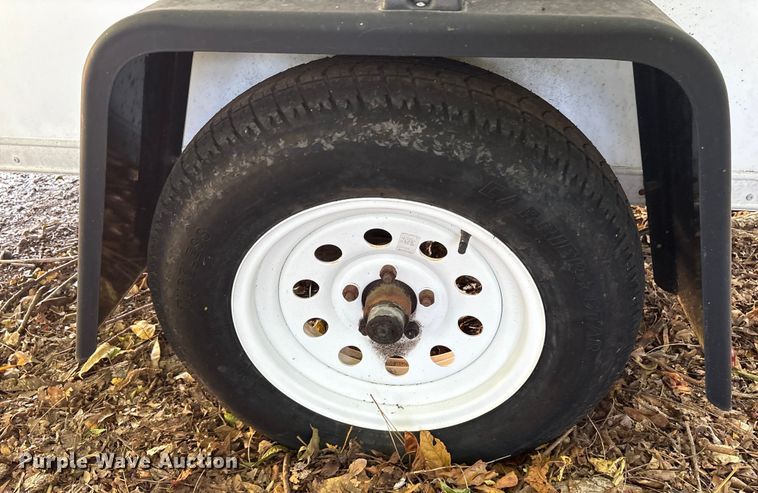 image for item DY0957 1992 Wells Cargo enclosed cargo trailer