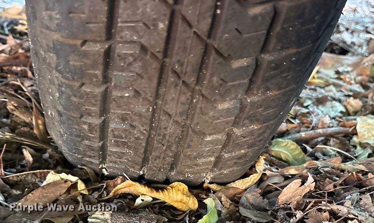 image for item DY0957 1992 Wells Cargo enclosed cargo trailer