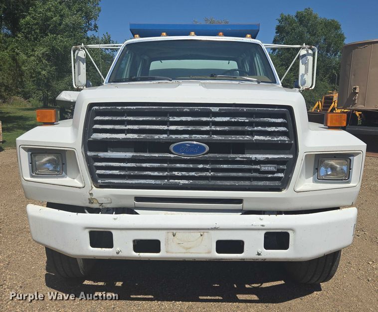 image for item DY1113 1990 Ford F700 Crew Cab dump truck