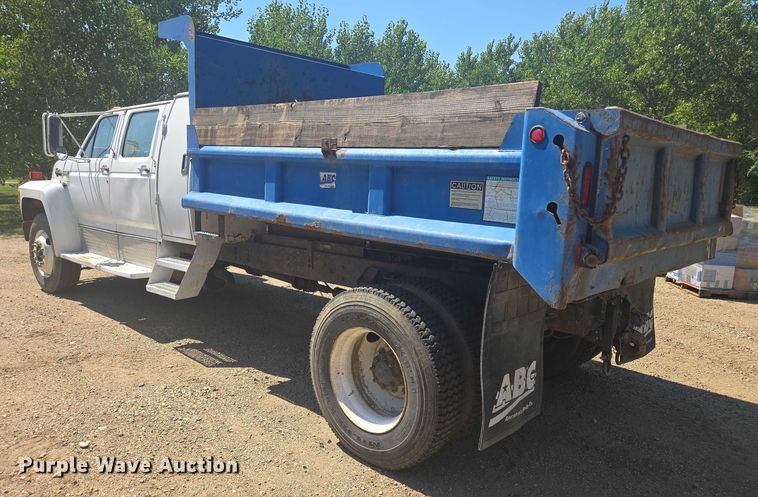 image for item DY1113 1990 Ford F700 Crew Cab dump truck