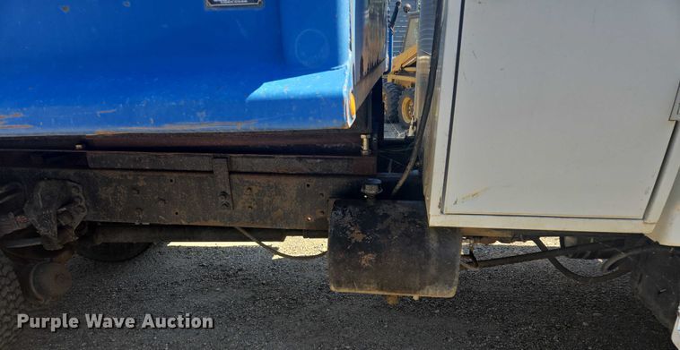 image for item DY1113 1990 Ford F700 Crew Cab dump truck