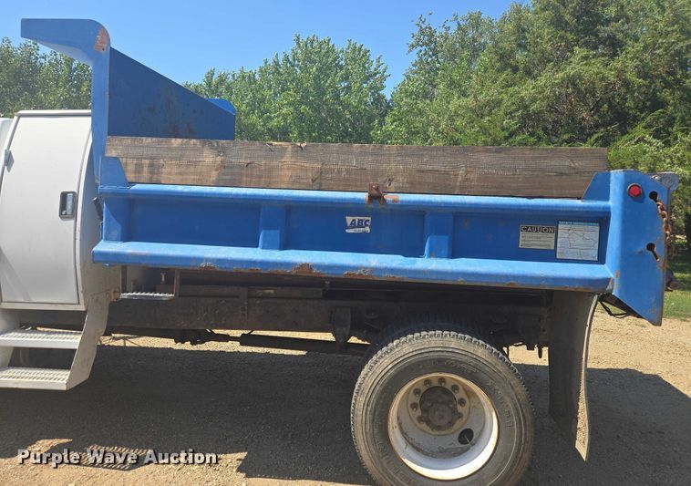 image for item DY1113 1990 Ford F700 Crew Cab dump truck