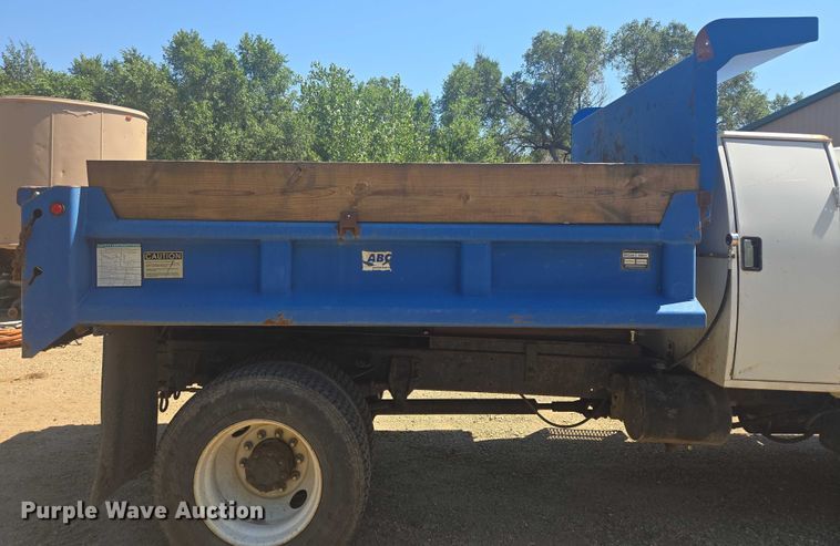 image for item DY1113 1990 Ford F700 Crew Cab dump truck