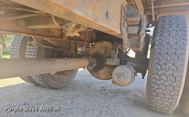 image for item DY1113 1990 Ford F700 Crew Cab dump truck