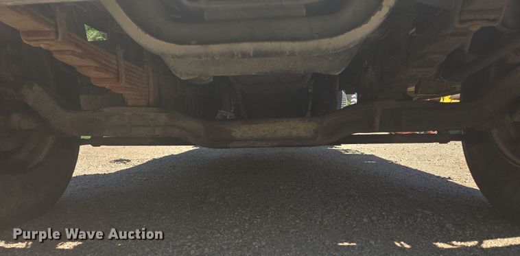 image for item DY1113 1990 Ford F700 Crew Cab dump truck