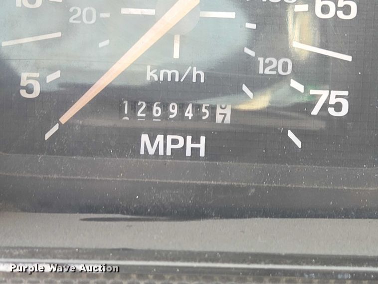 image for item DY1113 1990 Ford F700 Crew Cab dump truck