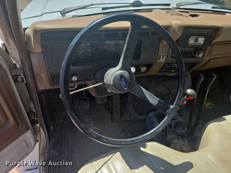 image for item DY1113 1990 Ford F700 Crew Cab dump truck