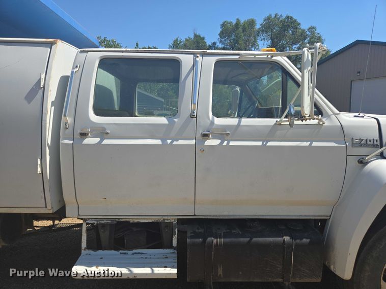 image for item DY1113 1990 Ford F700 Crew Cab dump truck