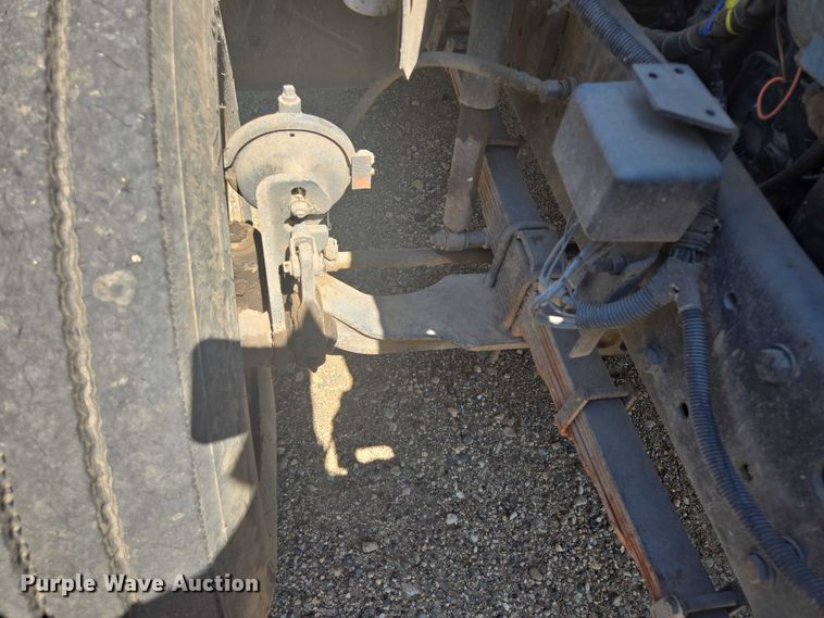 image for item DY1113 1990 Ford F700 Crew Cab dump truck