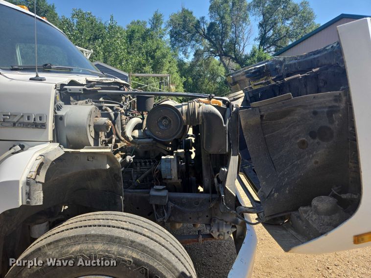 image for item DY1113 1990 Ford F700 Crew Cab dump truck