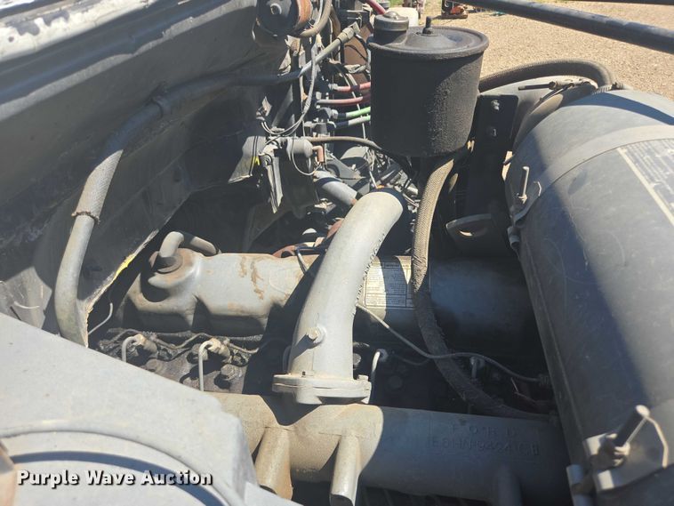 image for item DY1113 1990 Ford F700 Crew Cab dump truck