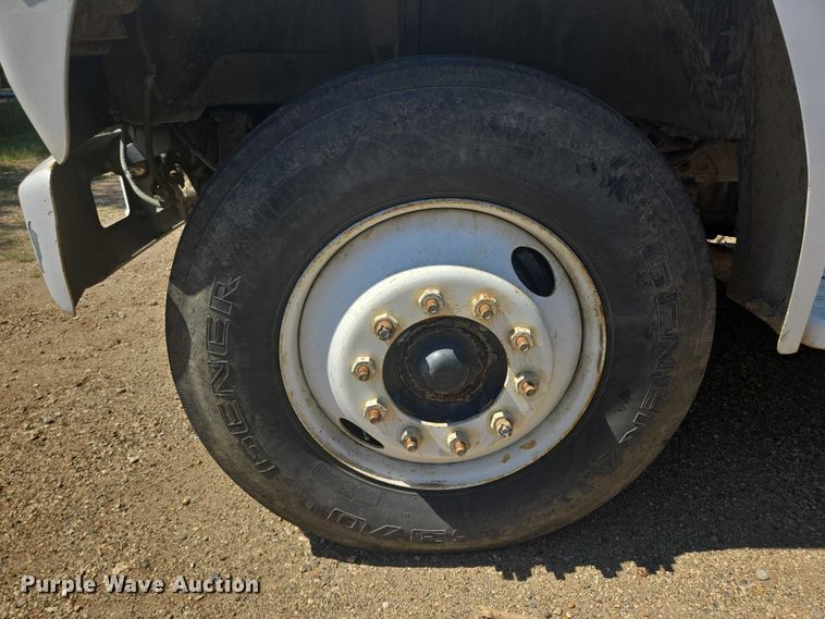 image for item DY1113 1990 Ford F700 Crew Cab dump truck