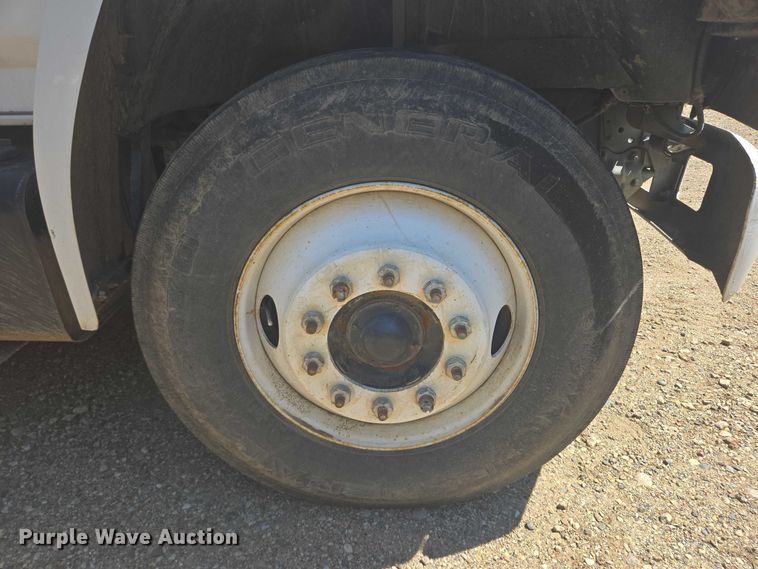 image for item DY1113 1990 Ford F700 Crew Cab dump truck