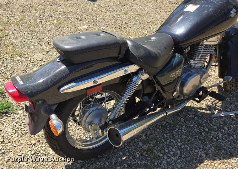 image for item DY1115 2008 Suzuki GZ250 motorcycle