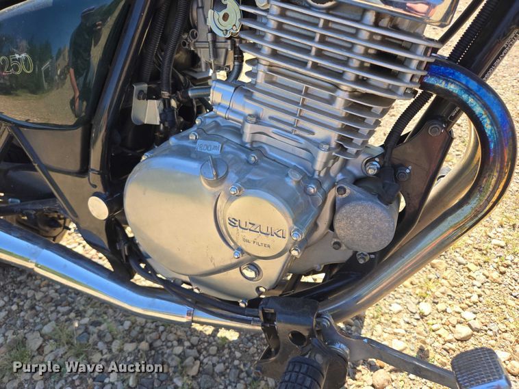 image for item DY1115 2008 Suzuki GZ250 motorcycle