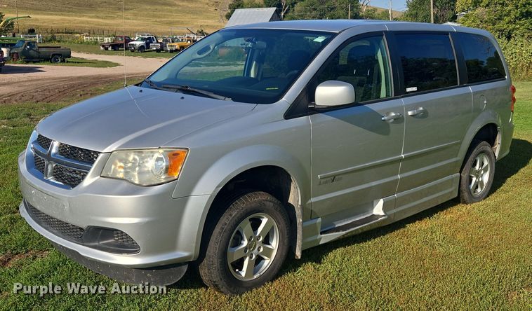 image for item DY1121 2011 Dodge Grand Caravan handicap accessible van