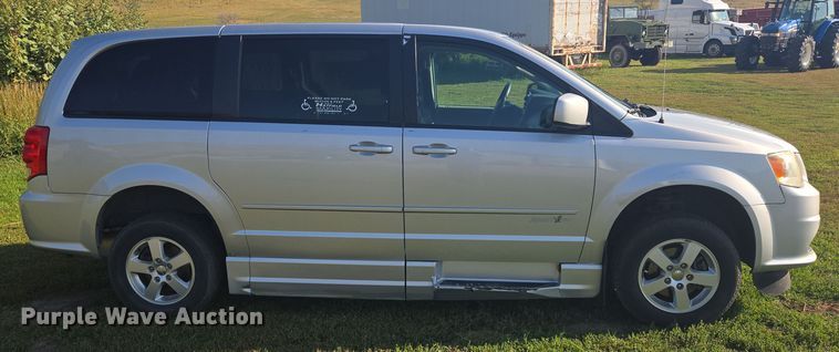 image for item DY1121 2011 Dodge Grand Caravan handicap accessible van