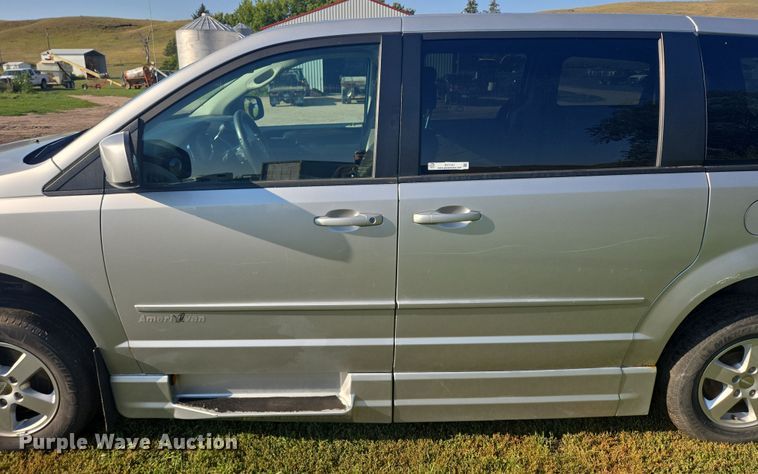 image for item DY1121 2011 Dodge Grand Caravan handicap accessible van