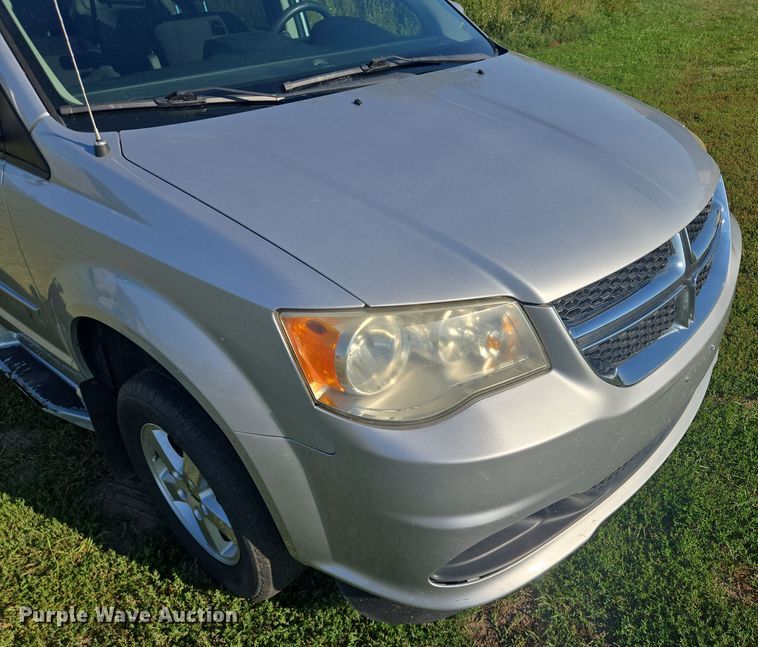 image for item DY1121 2011 Dodge Grand Caravan handicap accessible van