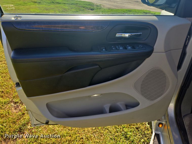 image for item DY1121 2011 Dodge Grand Caravan handicap accessible van